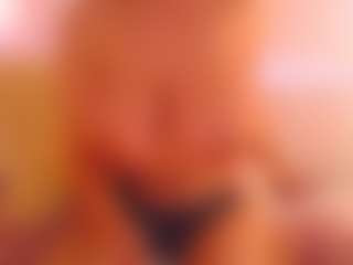 Live cam show with Cosmic-Girl - Fingering on Mixed Magazine Live