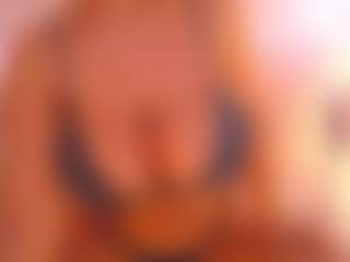 Cosmic-Girl's Live Sex Cam Show