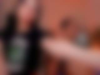 Live cam show with Peanughty - Brown Eyes on chickslive.net