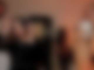Live cam show with Peanughty - Brown Eyes on Camsoda