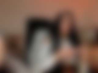 Live cam show with Peanughty - Fingering on Dolls Live