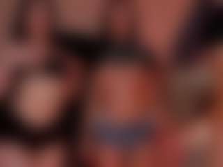 Live cam show with Peanughty - Flashing on Milfs Live