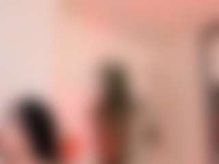 Live cam show with Peanughty - Brown Eyes on fapnchat