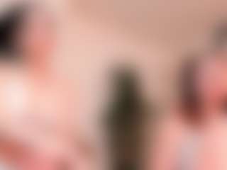 Live cam show with Peanughty - Strip on StripNow