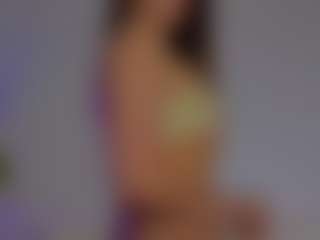Live cam show with AileenButremovic - Solo on Camming Site