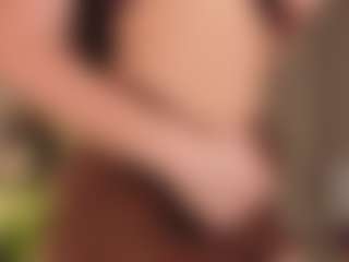 Live cam show with AileenButremovic - College on AdultVida.com