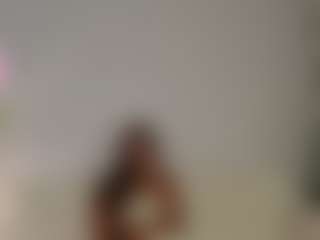 Live cam show with AileenButremovic - Spank Brown Hair on Camsoda
