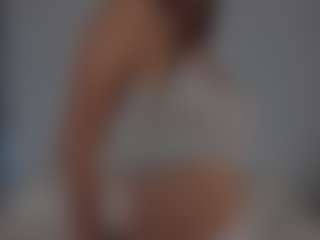 Pokaz na żywo z AileenButremovic - Striptease na Camsoda