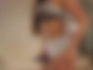Live cam show with AileenButremovic - Fetish on AdultVida.com