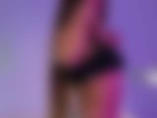 Live cam show with AileenButremovic - Smoking on AdultVida.com
