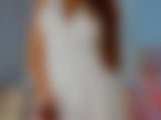 Live cam show with AileenButremovic - Striptease on Camsoda