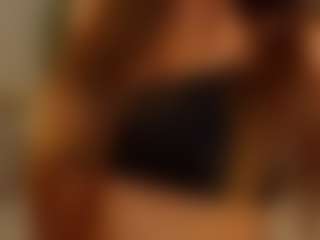 Live cam show with AileenButremovic - Spank Brown Hair on Gym Cam Girls