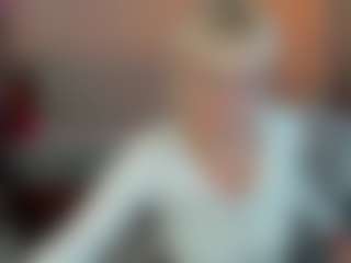 Live cam show with Ann - Massage on alttransgirls