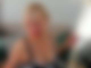 Ann MILF webcam performer live streaming