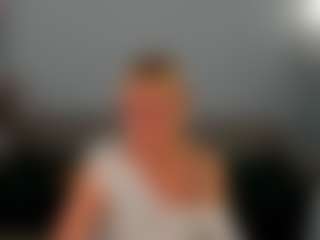 Live cam show with Ann - Mature on TeamSkeetLive