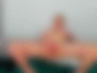 Ann MILF webcam performer live streaming