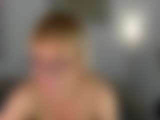 Ann MILF webcam performer live streaming