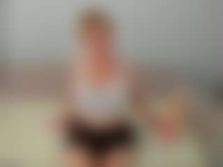 Live cam show with Ann - Skinny MILF on Porn Luv