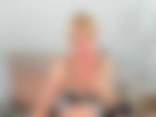 Live cam show with Ann - Athletic Middle Aged on fuklive.com