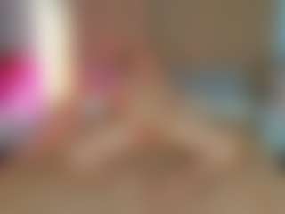 Live cam show with Ann - Skinny MILF on Instabang
