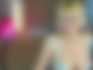 Live cam show with Ann - Athletic on xheatlive.com