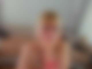 Live cam show with Ann - Mature Young Adult on Camsoda