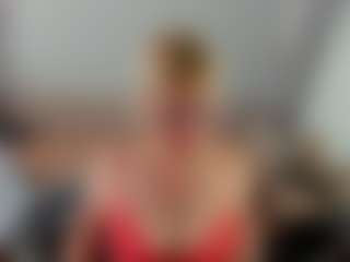 Live cam show with Ann - Athletic MILF on friskycurves.com