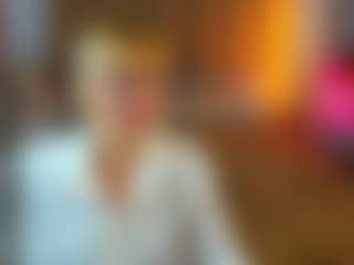 Live cam show with Ann - Middle Aged on madthumbs