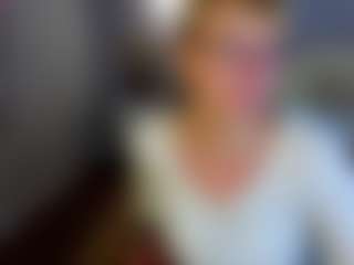 Live cam show with Ann - Skinny MILF on slutload