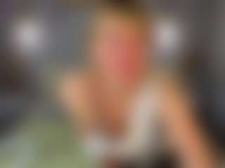 Live cam show with Ann - Shaved Pussy on Camming Site