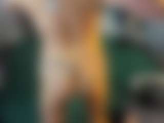 Live cam show with Ann - Athletic Middle Aged on Gym Cam Girls