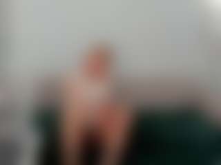 Live cam show with Ann - Athletic Middle Aged on Camsoda