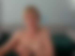 Live cam show with Ann - Athletic Middle Aged on Camsoda