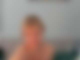 Ann MILF webcam performer live streaming