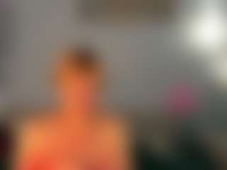Live cam show with Ann - Gamer Mature on CamClone