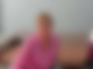 Ann MILF webcam performer live streaming