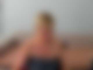 Live cam show with Ann - Skinny MILF on fuklive.com