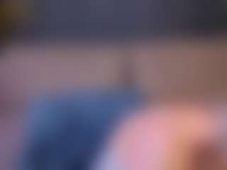 Live cam show with Kate - Snowbunny on intimatelivegirls.com