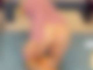 Live cam show with Kate - Bra on Camsoda