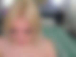 Live cam show with Kate - Play on hotwifechat.live