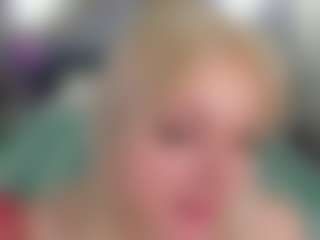 Live cam show with Kate - Play on Dolls Live