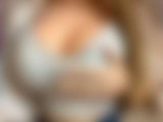 Live cam show with Viola - Nipple Piercings on realtime-chat