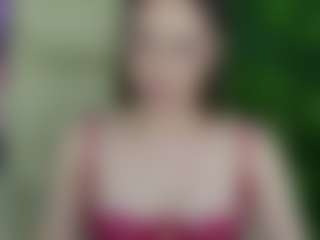Live cam show with OliviaMore - Bikini on CamwithHer