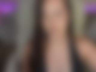 Live cam show with OliviaMore - Skinny on wildcum.com