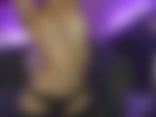 Live cam show with OliviaMore - Cute on madthumbs