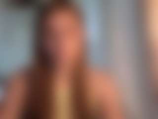 Live cam show with RobertoJoslyn - Living Room on Camming Site