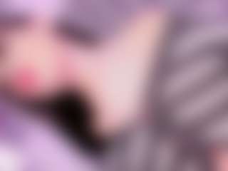 Live cam show with Claudiia-Sophia - Lean on Camsoda
