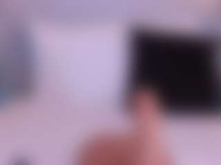 Live cam show with Meegan-red - Petite on Fling VIP Chat