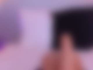 Live cam show with Meegan-red - Green Eyes on Hubzter Live