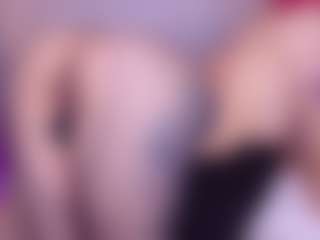 Meegan-red's Live Sex Cam Show